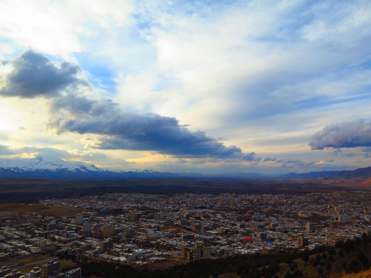 سئو /ImageCache?imageUrl=/wikipedia/commons/1/1b/Nahavand_bam.jpg