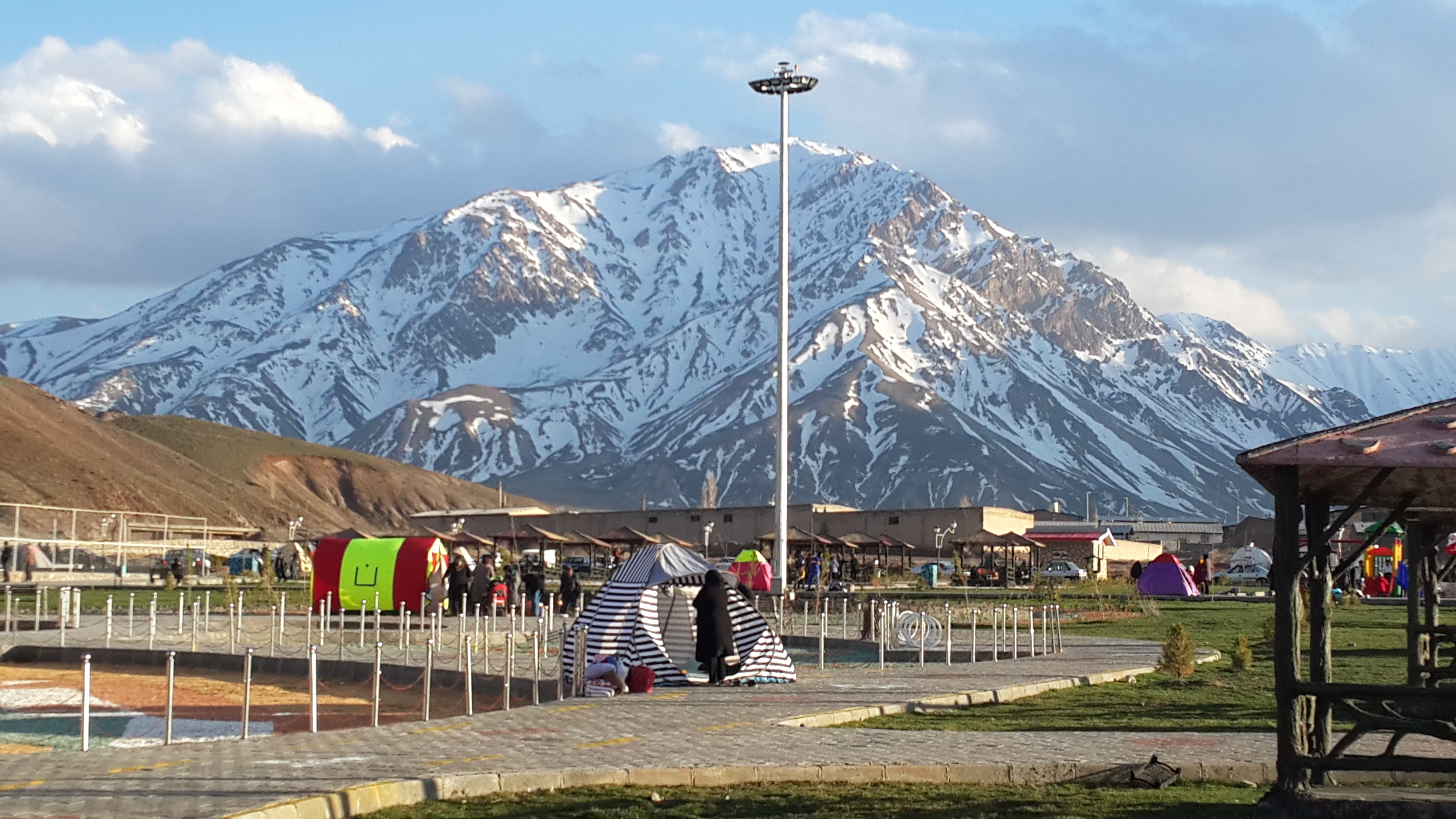 سئو /ImageCache?imageUrl=/wikipedia/commons/7/79/Park-daneshjo-Mesho.jpg