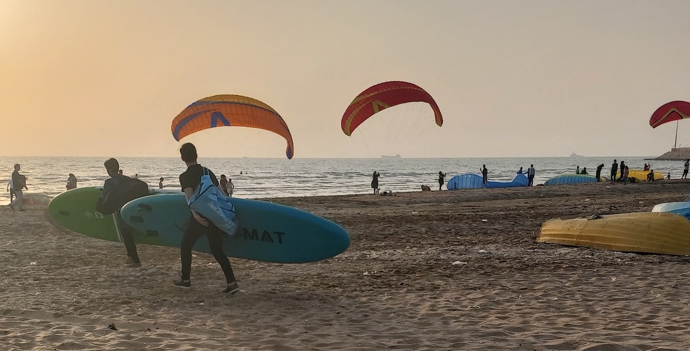 سئو /ImageCache?imageUrl=/wikipedia/commons/9/98/Boushehr_Beach.jpg